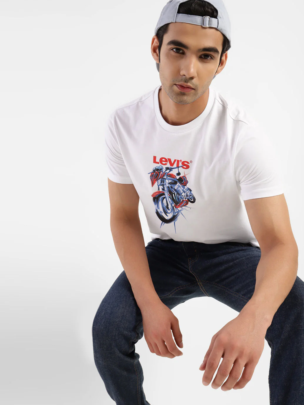 Men's Graphic Print Slim Fit T-shirt - Image 4