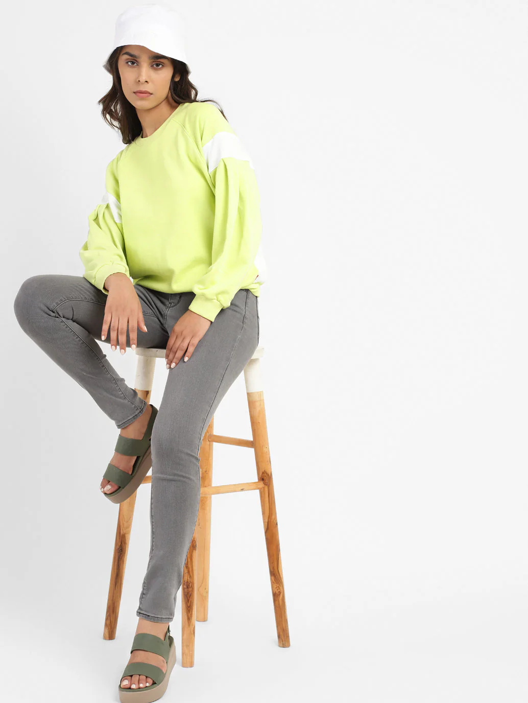 Women's Colorblock Round Neck Sweatshirt - Image 2