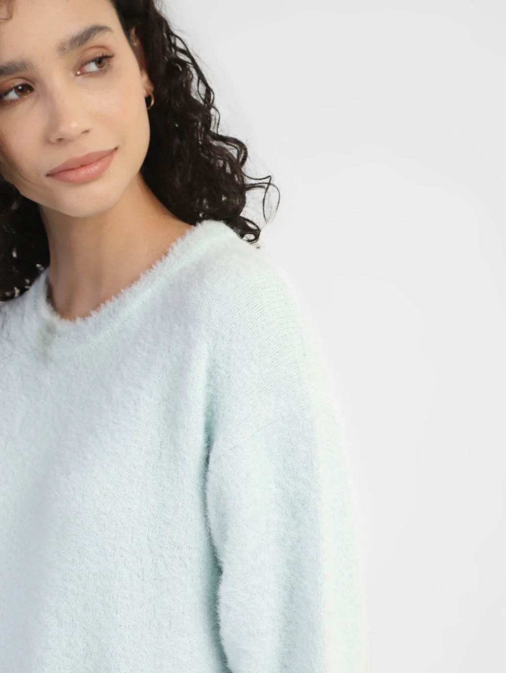 Women's Solid Crew Neck Sweater - Image 6