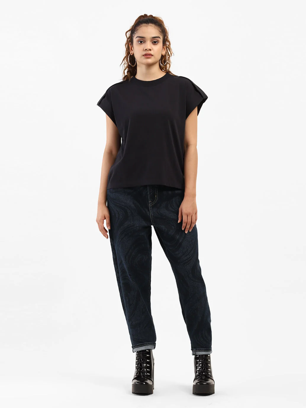 Women's Blue Loose Tapered Fit High Rise Jeans