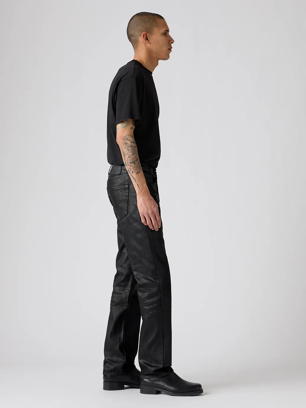 Men's 501 Black Straight Fit Mid Rise Jeans - Image 2