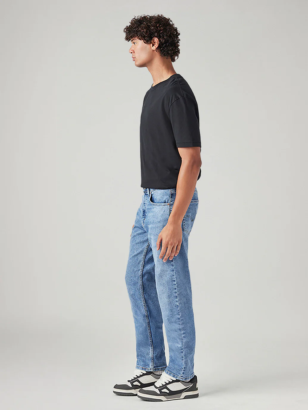 Men's 505 Light Blue Straight Fit Mid Rise Jeans - Image 7