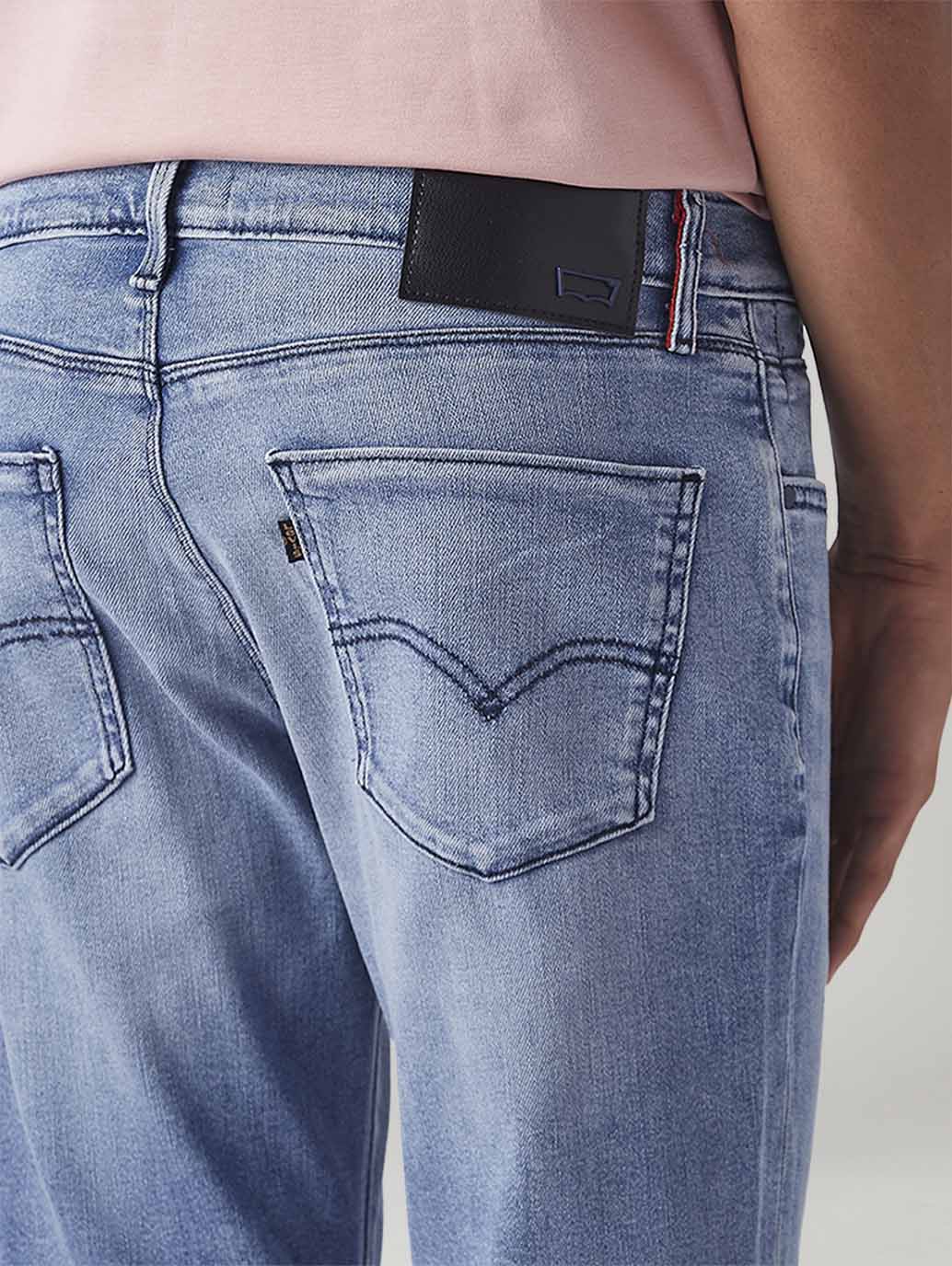 Men's 505 Light Blue Straight Fit Mid Rise Redloop Jeans - Image 5