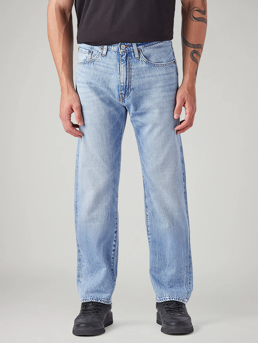 Men's 505 Light Blue Straight Fit Mid Rise Selvedge Jeans - Image 3
