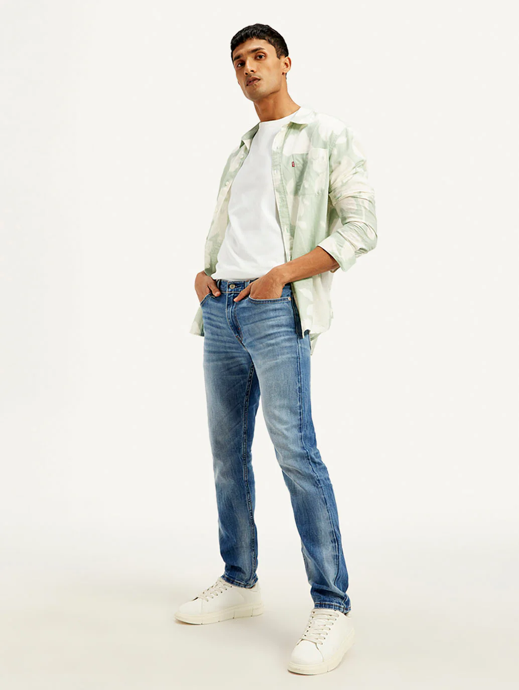 Men's 511 Light Blue Slim Fit Mid Rise Jeans