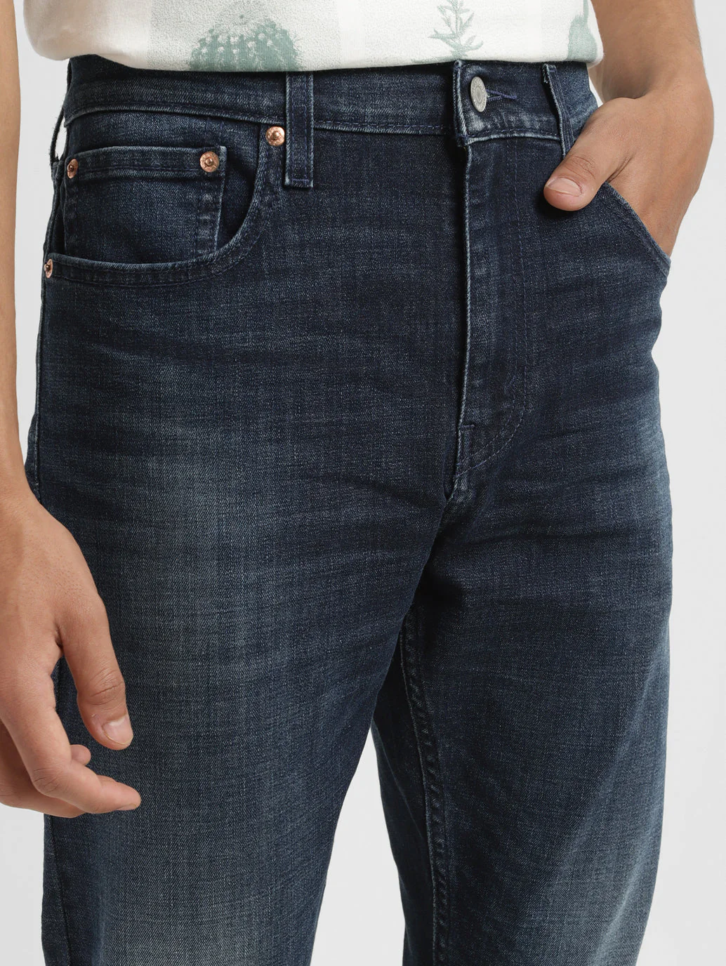 Men's 512 Blue Slim Tapered Fit Mid Rise Jeans - Image 5
