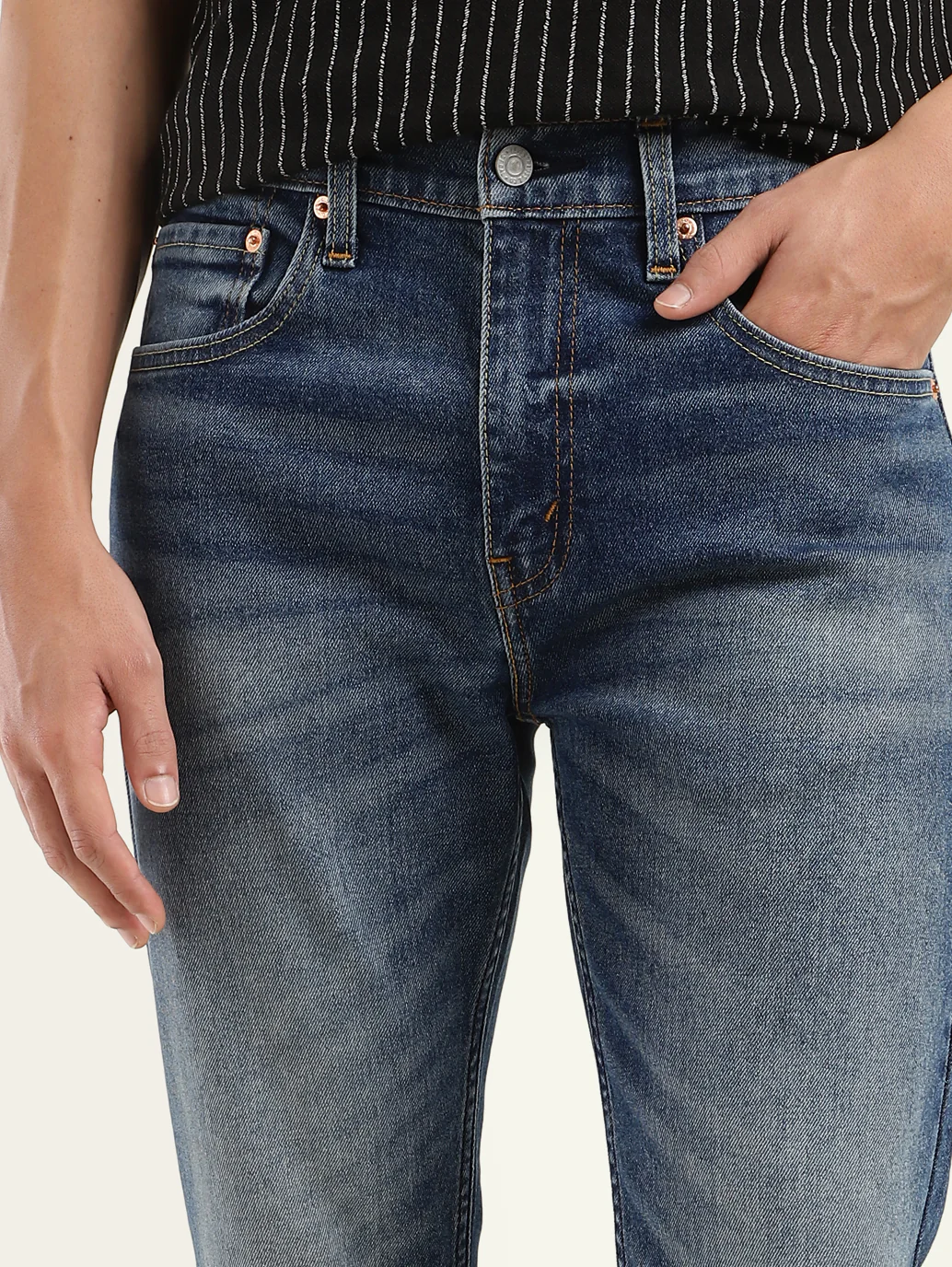 Men's 512 Blue Slim Tapered Fit Mid Rise Jeans - Image 5