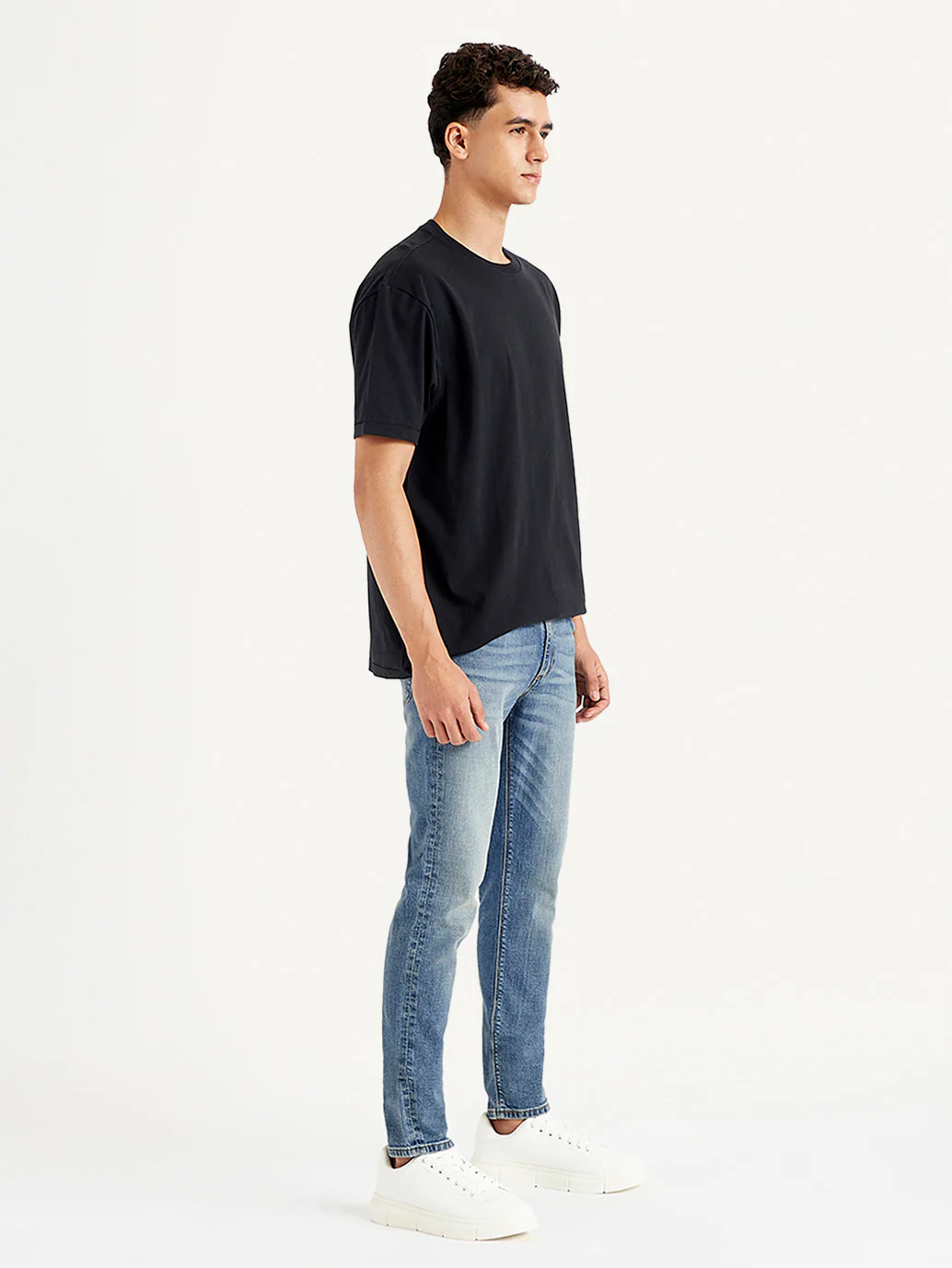 Men's 512 Light Blue Slim Tapered Fit Mid Rise Jeans - Image 3