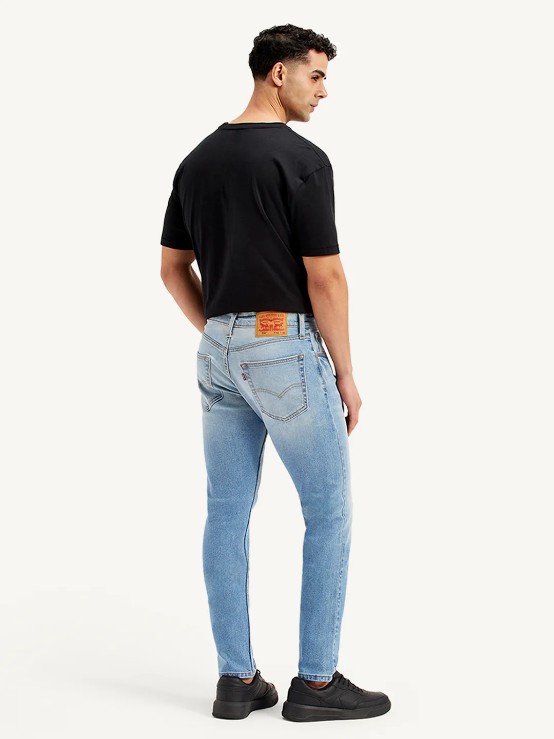 Men's 512 Light Blue Slim Tapered Fit Mid Rise Jeans - Image 2