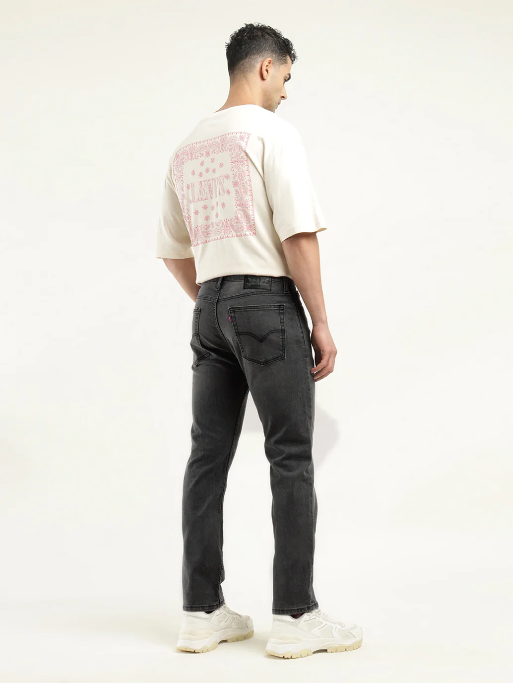 Men's 513 Black Slim Straight Fit Mid Rise Jeans - Image 5