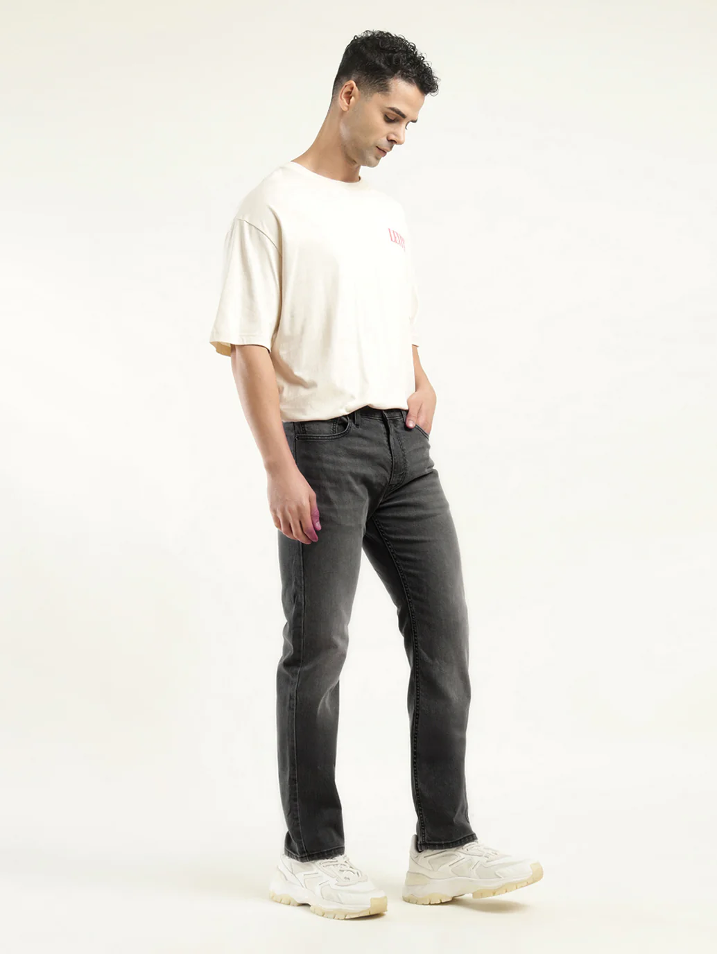 Men's 513 Black Slim Straight Fit Mid Rise Jeans - Image 6