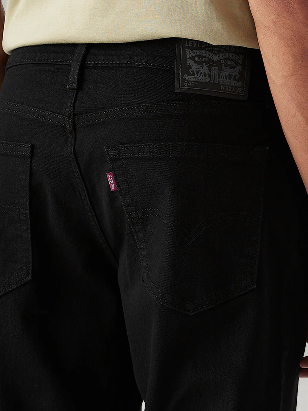 Men's 541 Black Athletic Tapered Fit Mid Rise Jeans - Image 4