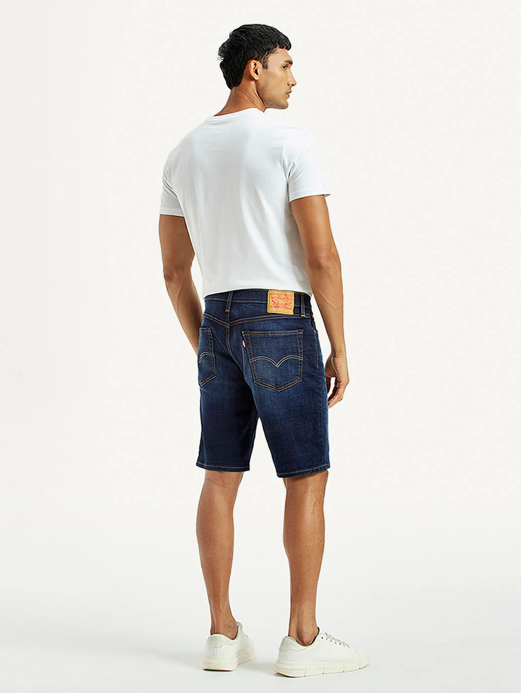 Men's 541 Mid Indigo Athletic Tapered Fit Mid Rise Shorts - Image 2