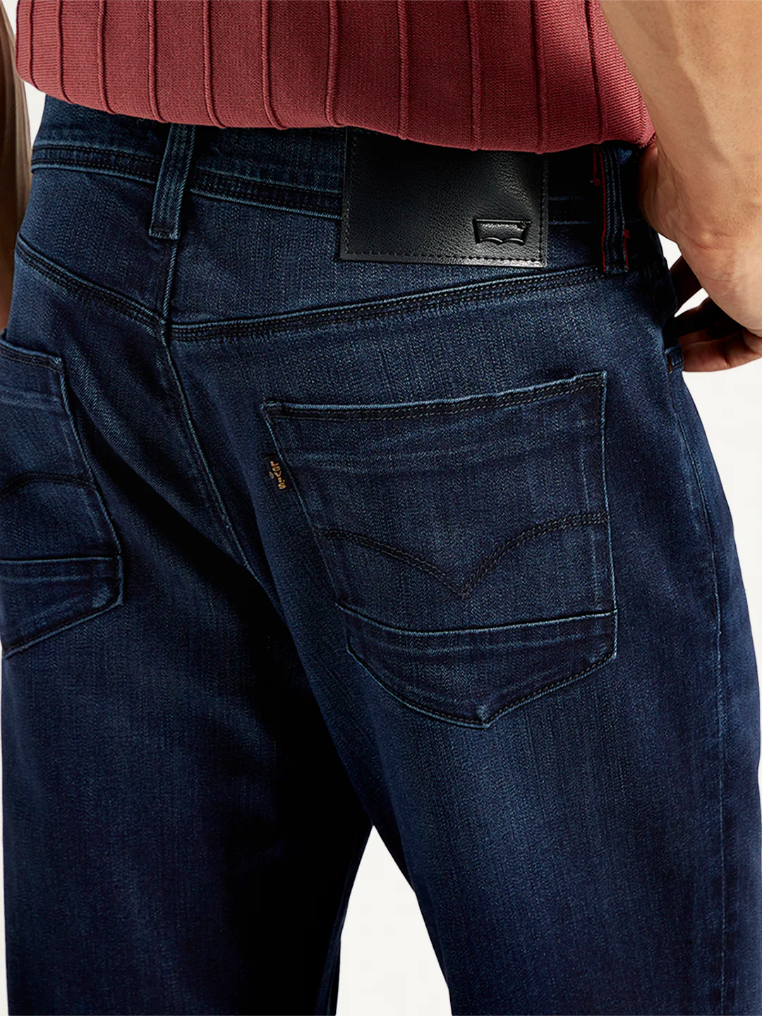 Men's Redloop 541 Athletic Tapered Fit Mid Rise Jeans - Image 5