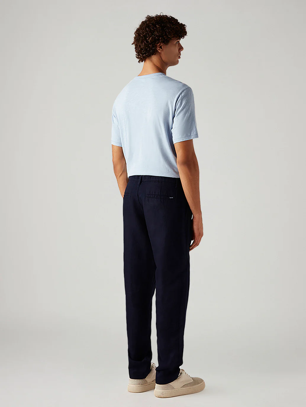 Men's 550 Indigo Relaxed Fit Mid Rise Linen Trousers - Image 4