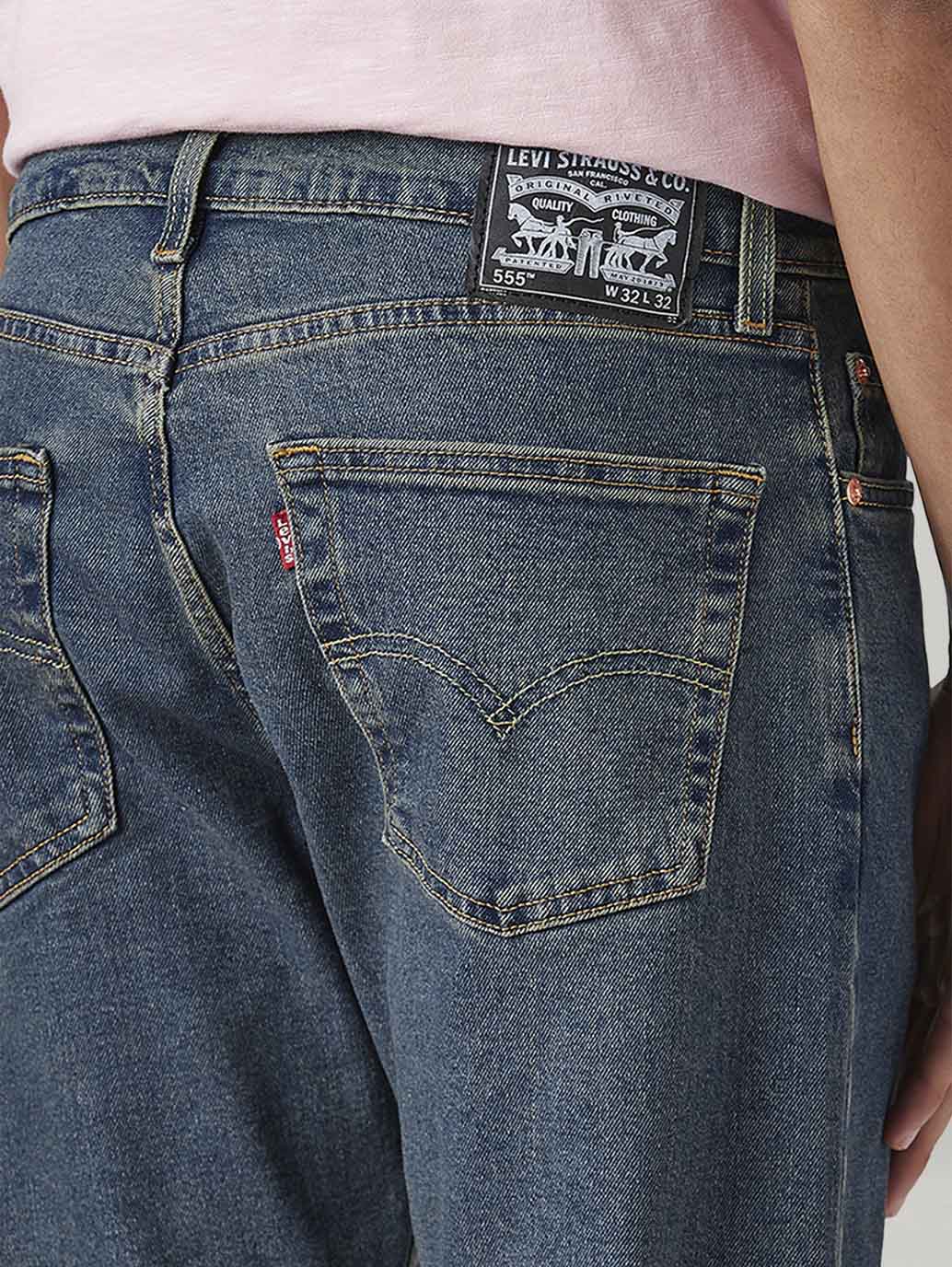 Men's 555 Blue Relaxed Straight Fit Mid Rise Tinted Jeans - Image 4