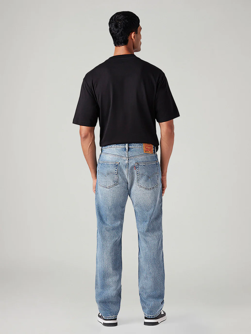 Men's 555 Light-Blue Relaxed Straight Fit Mid Rise Jeans - Image 5