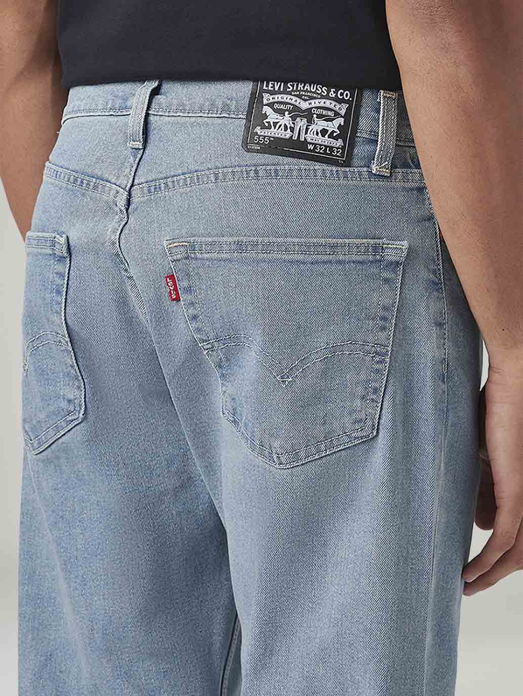 Men's 555 Light Blue Relaxed Straight Fit Mid Rise Tinted Jeans - Image 5