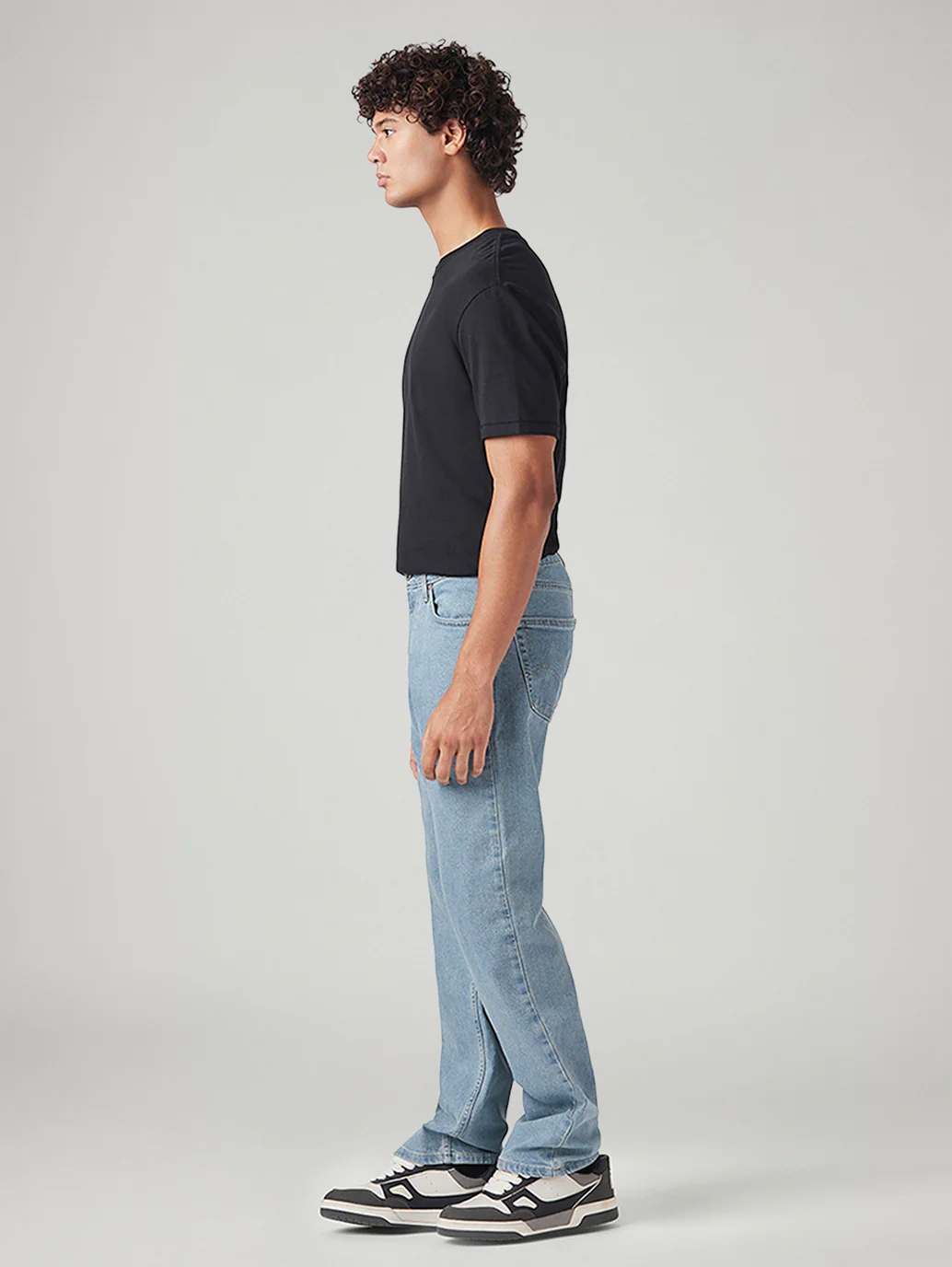 Men's 555 Light Blue Relaxed Straight Fit Mid Rise Tinted Jeans - Image 6