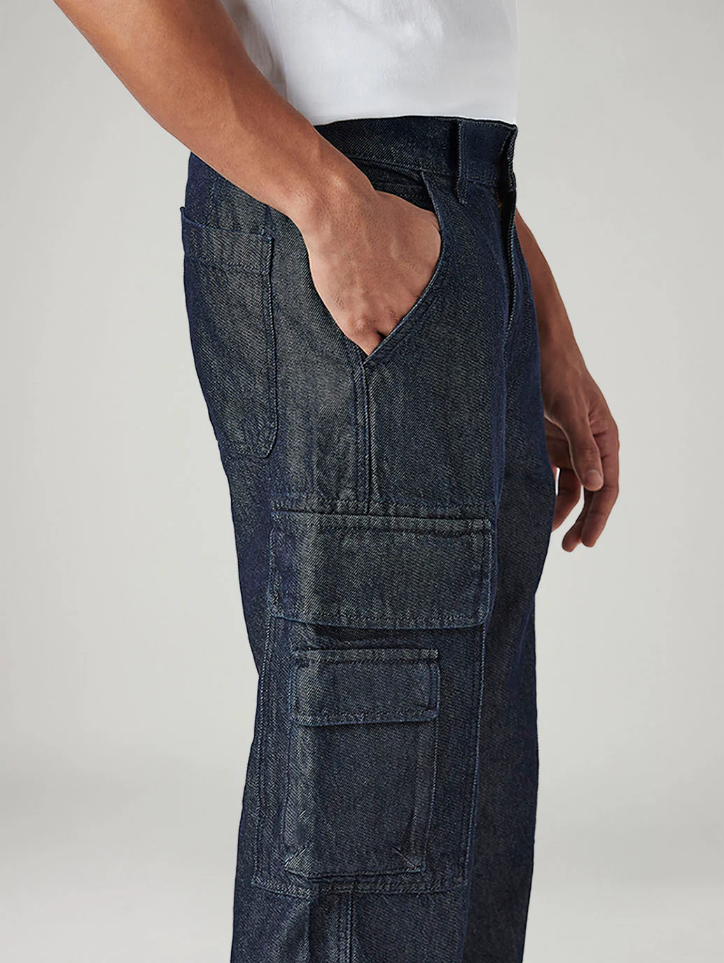 Men's 565 Navy Loose Fit Mid Rise Cargos - Image 5