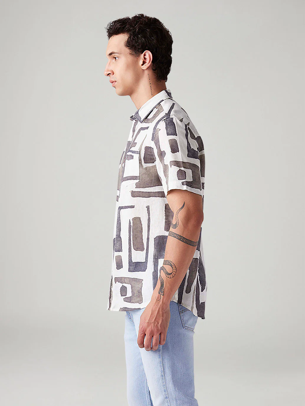 Men's Abstract Slim Fit Shirt - Image 5