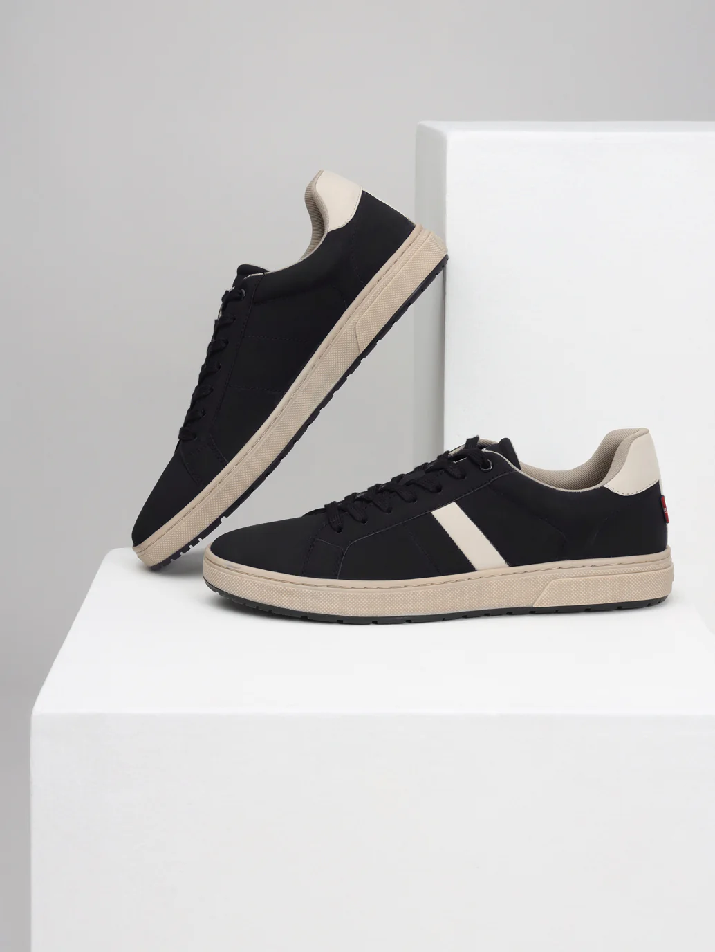 Men's Black Colorblock Sneakers - Image 6