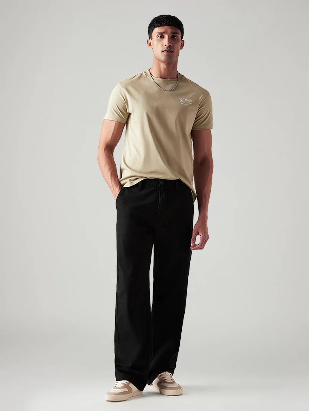 Men's Black Loose Fit Mid Rise Chinos