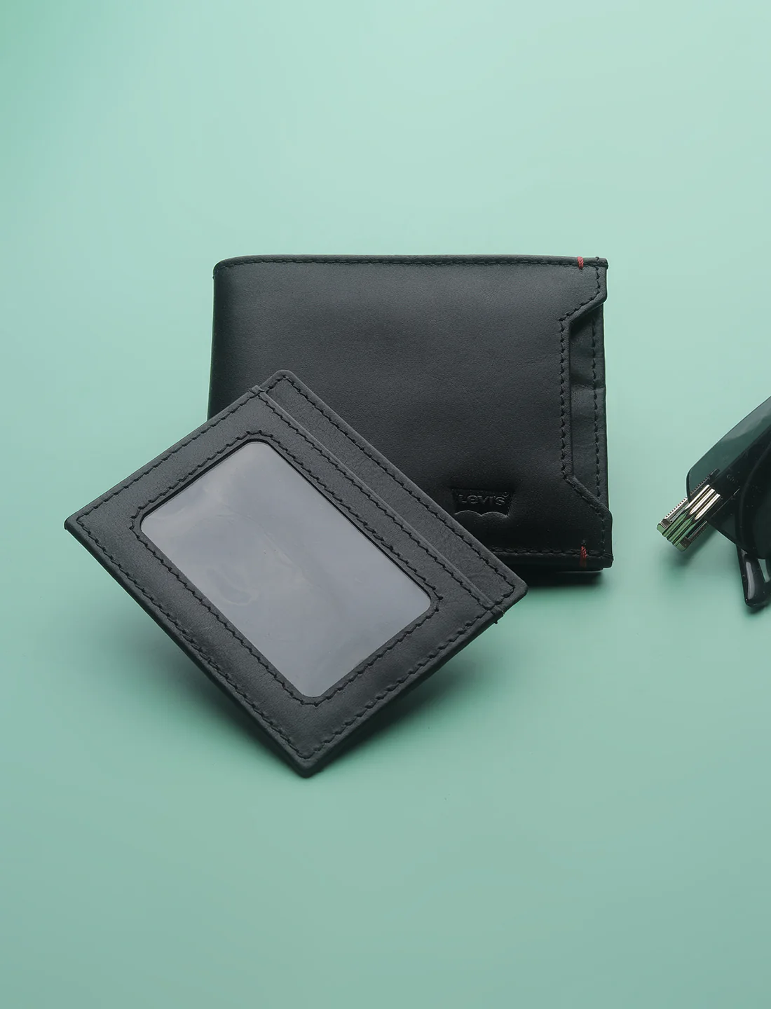 Men's Black Solid Bi-Fold Wallet - Image 2