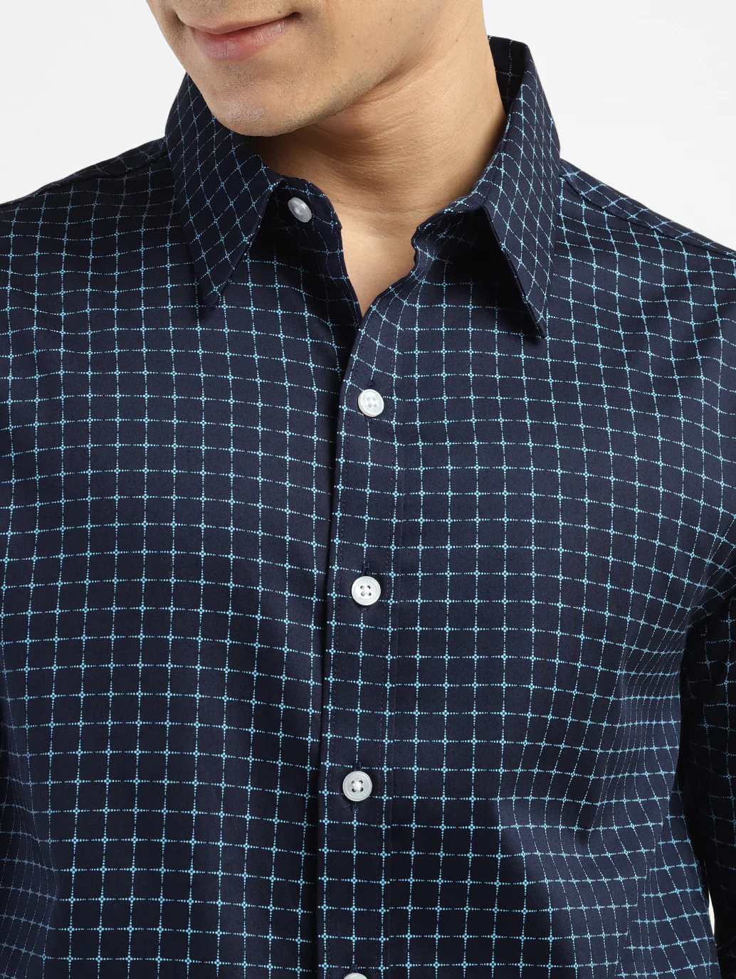 Men's Redloop Checkered Spread Collar Shirt - Image 7