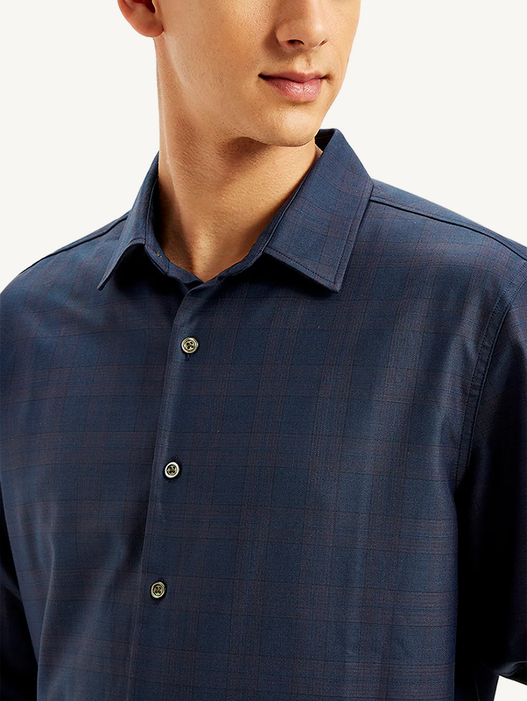 Men's Redloop Checkered Spread Collar Shirt - Image 3