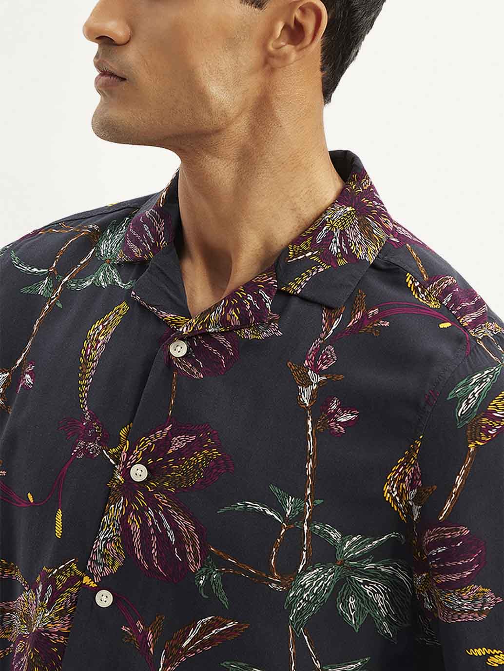 Men's Resort Collar Floral Loose Fit Camp Shirt - Image 3
