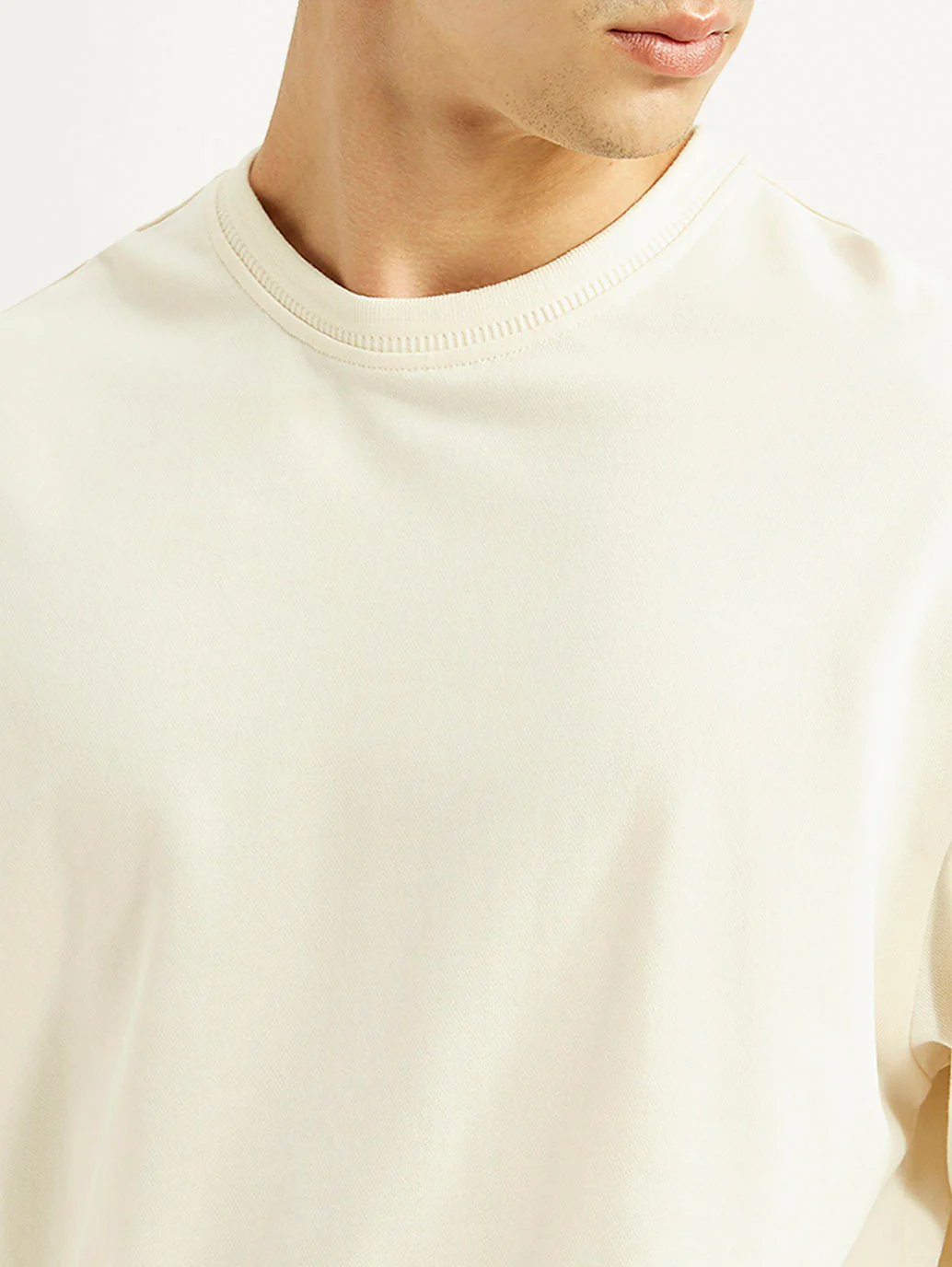 Men's Solid Off White Crew Neck Sweatshirt - Image 4