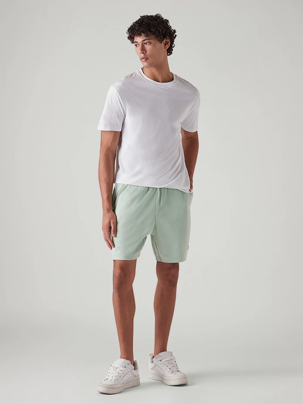 Men's Light Green Regular Fit Mid Rise Shorts