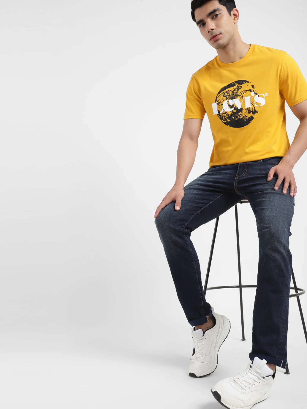 Men's Graphic Print Slim Fit T-shirt - Image 3