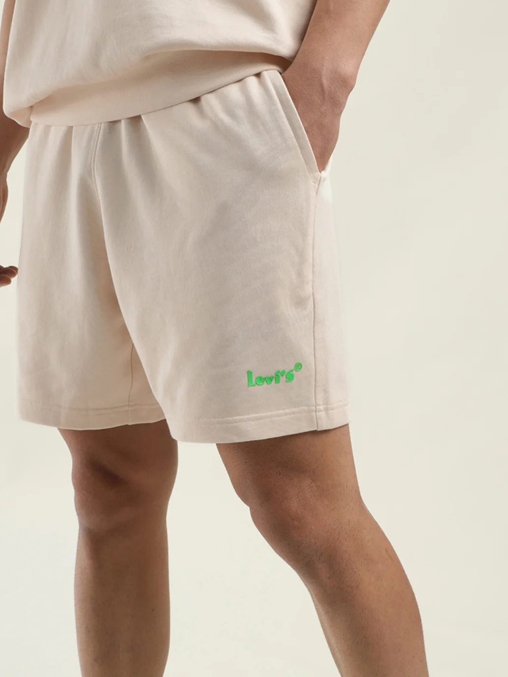 Men's Off White Regular Fit Shorts - Image 4