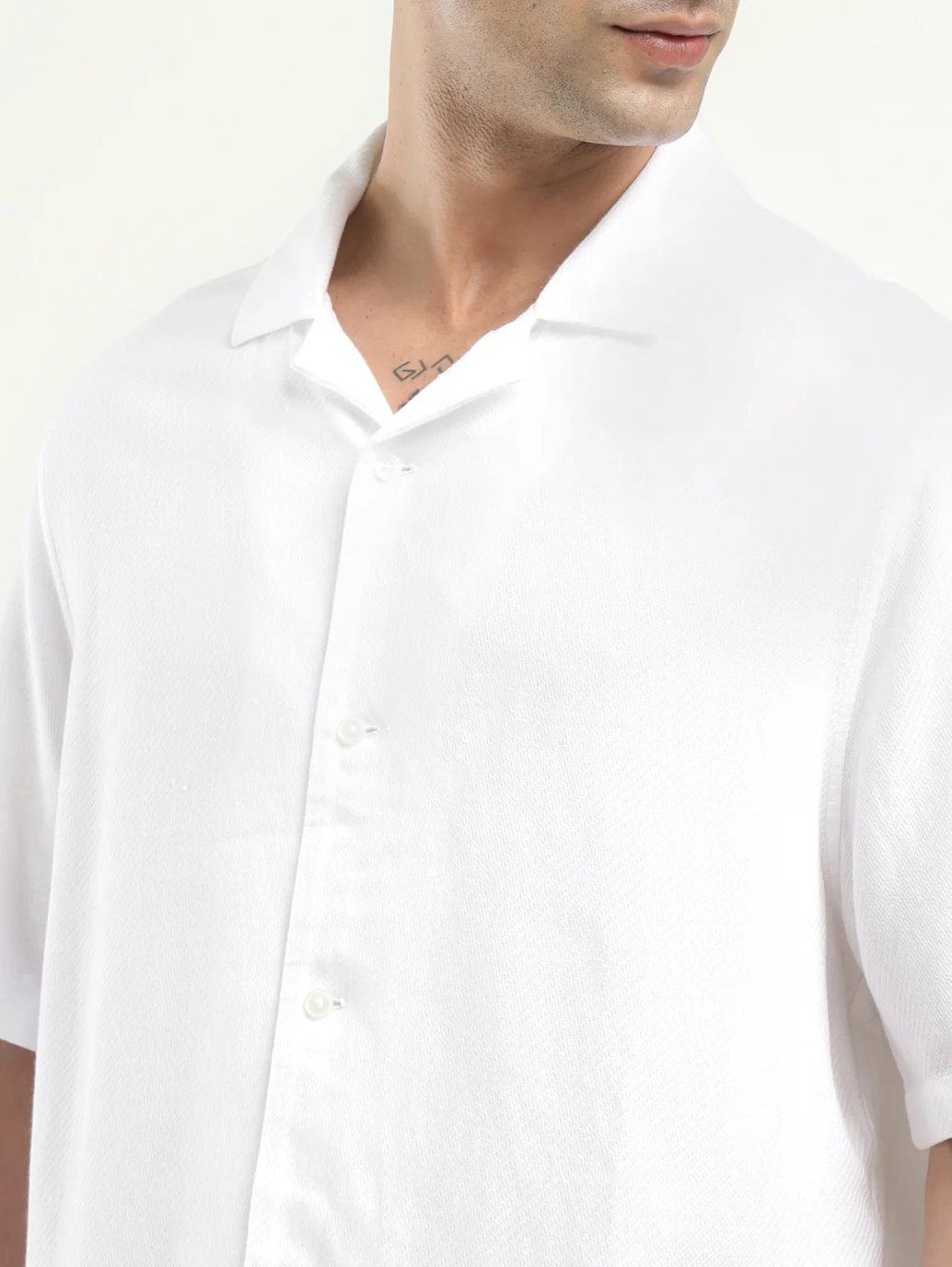 Men's Solid Camp Collar Shirt - Image 4