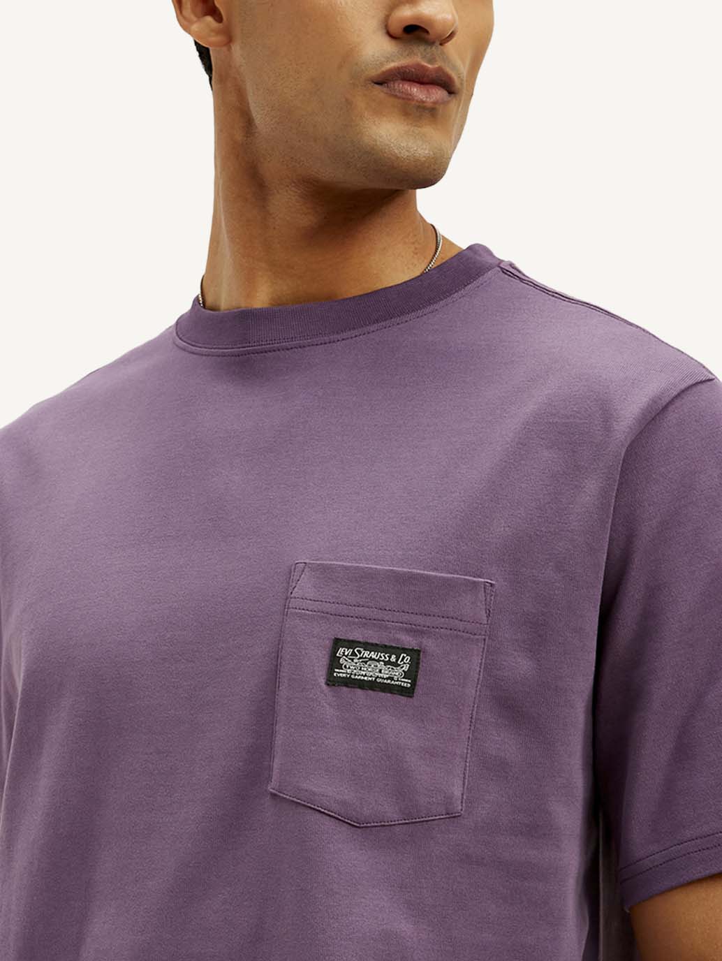 Men's Solid Crew Neck T-shirt - Image 4