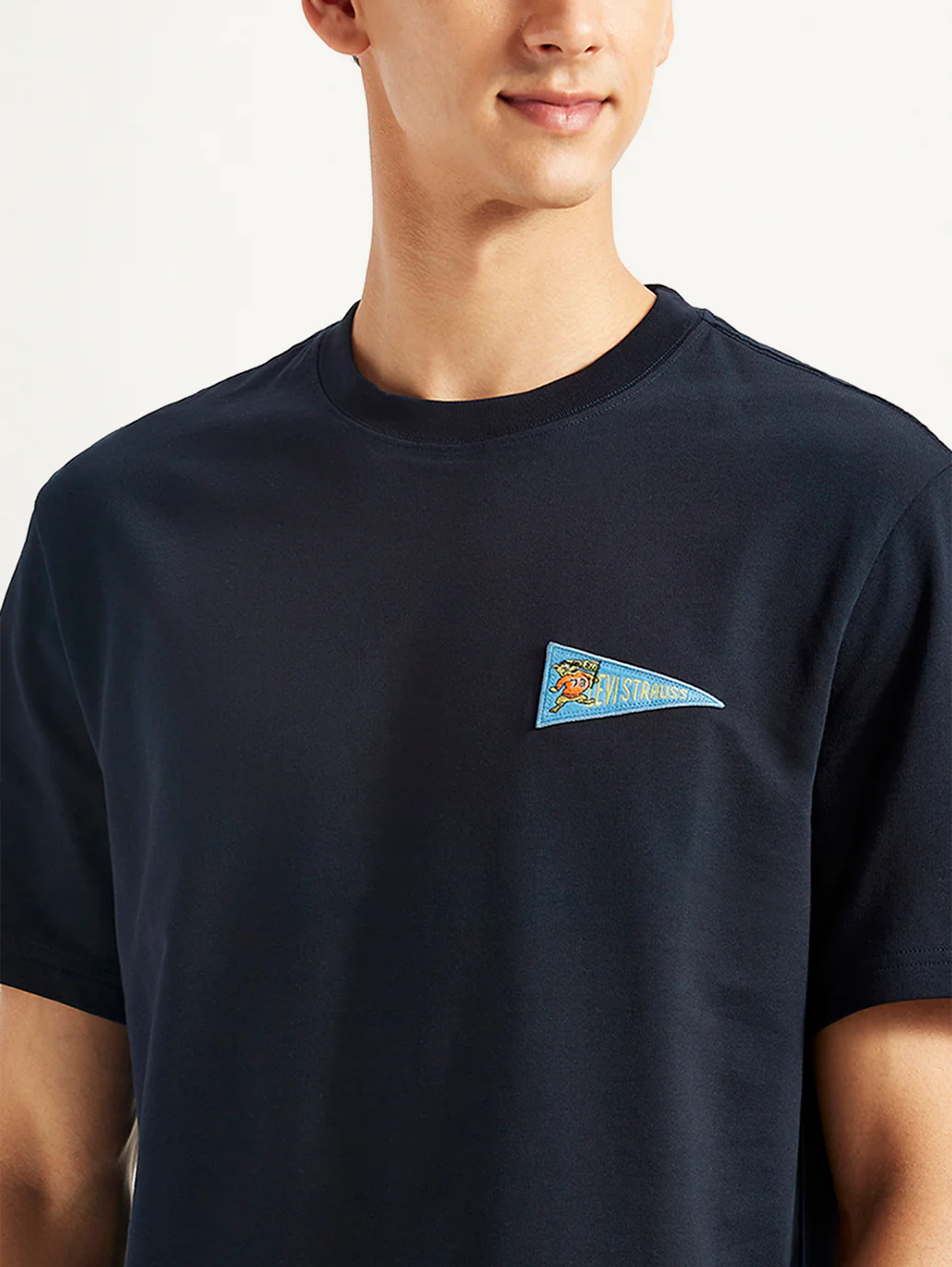 Men's Solid Crew Neck T-shirt - Image 4