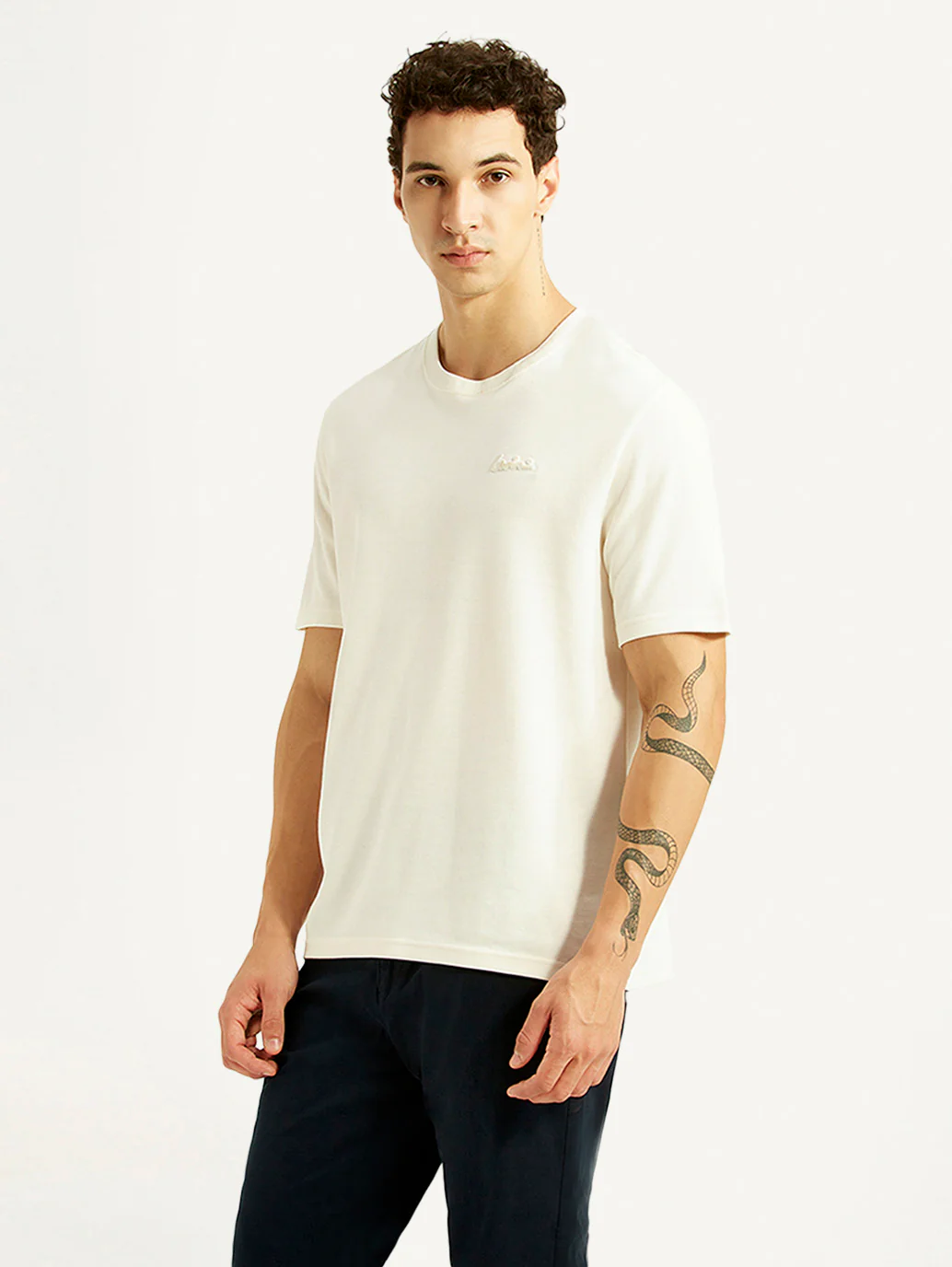 Men's Solid Off White Crew Neck T-shirt - Image 5