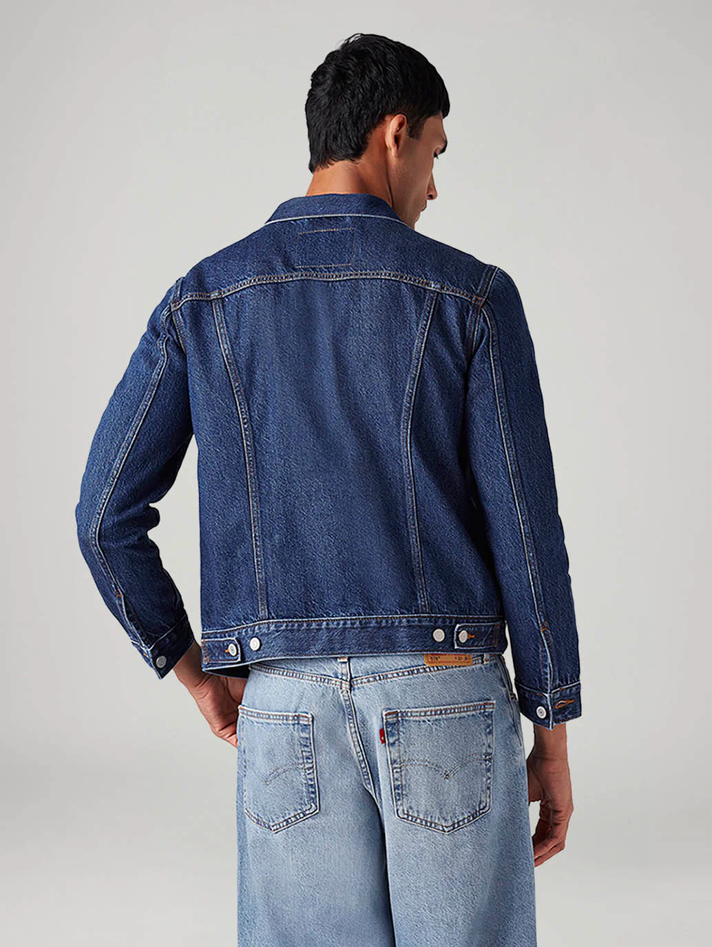 Men's Solid Regular Fit Denim Trucker Jacket - Image 3