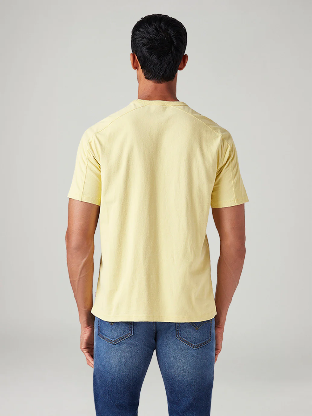 Men's Solid Regular Fit Commuter T-Shirt - Image 3