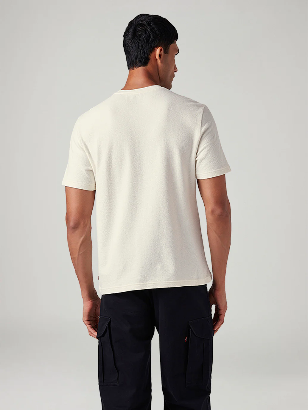 Men's Solid Regular Fit Textured T-Shirt - Image 3