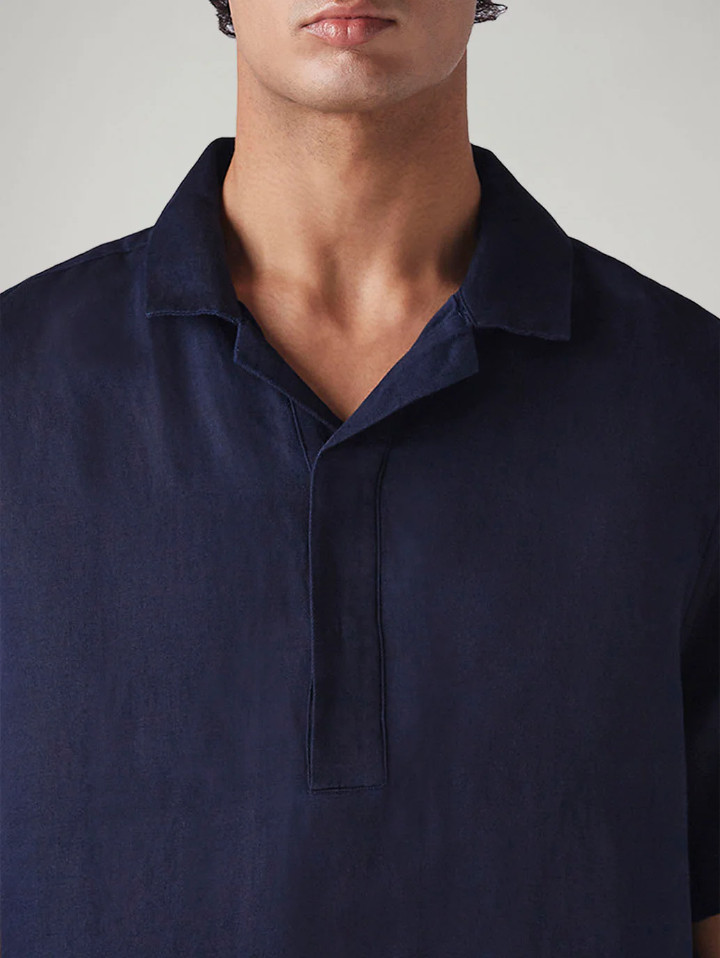 Men's Solid Relaxed Fit Linen Shirt - Image 4