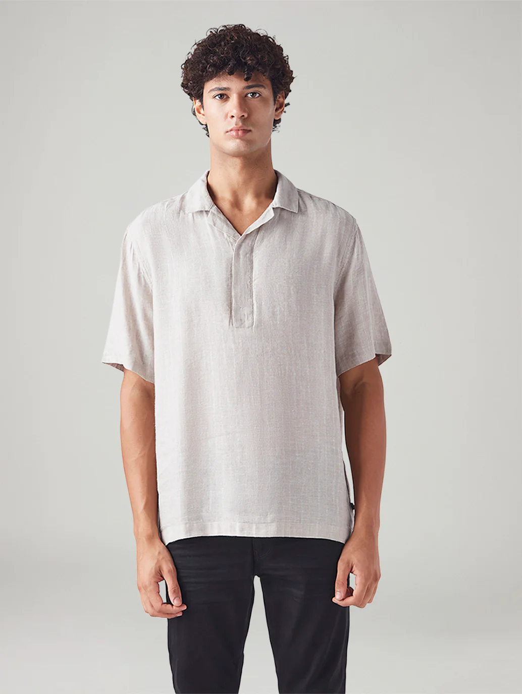Men's Solid Relaxed Fit Linen Shirt - Image 2