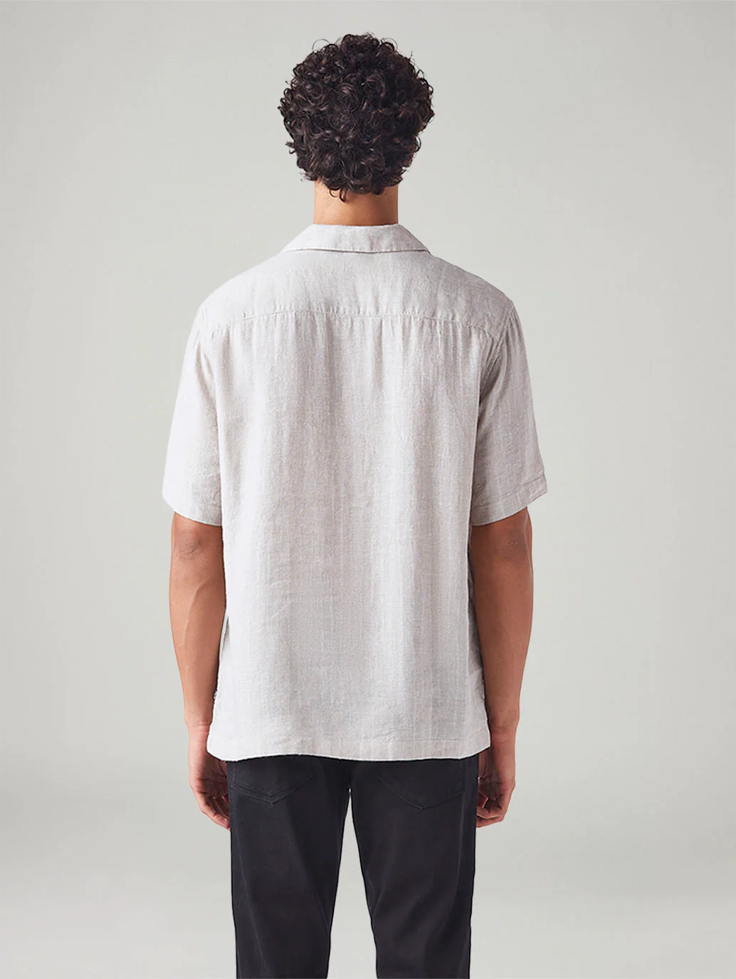 Men's Solid Relaxed Fit Linen Shirt - Image 3