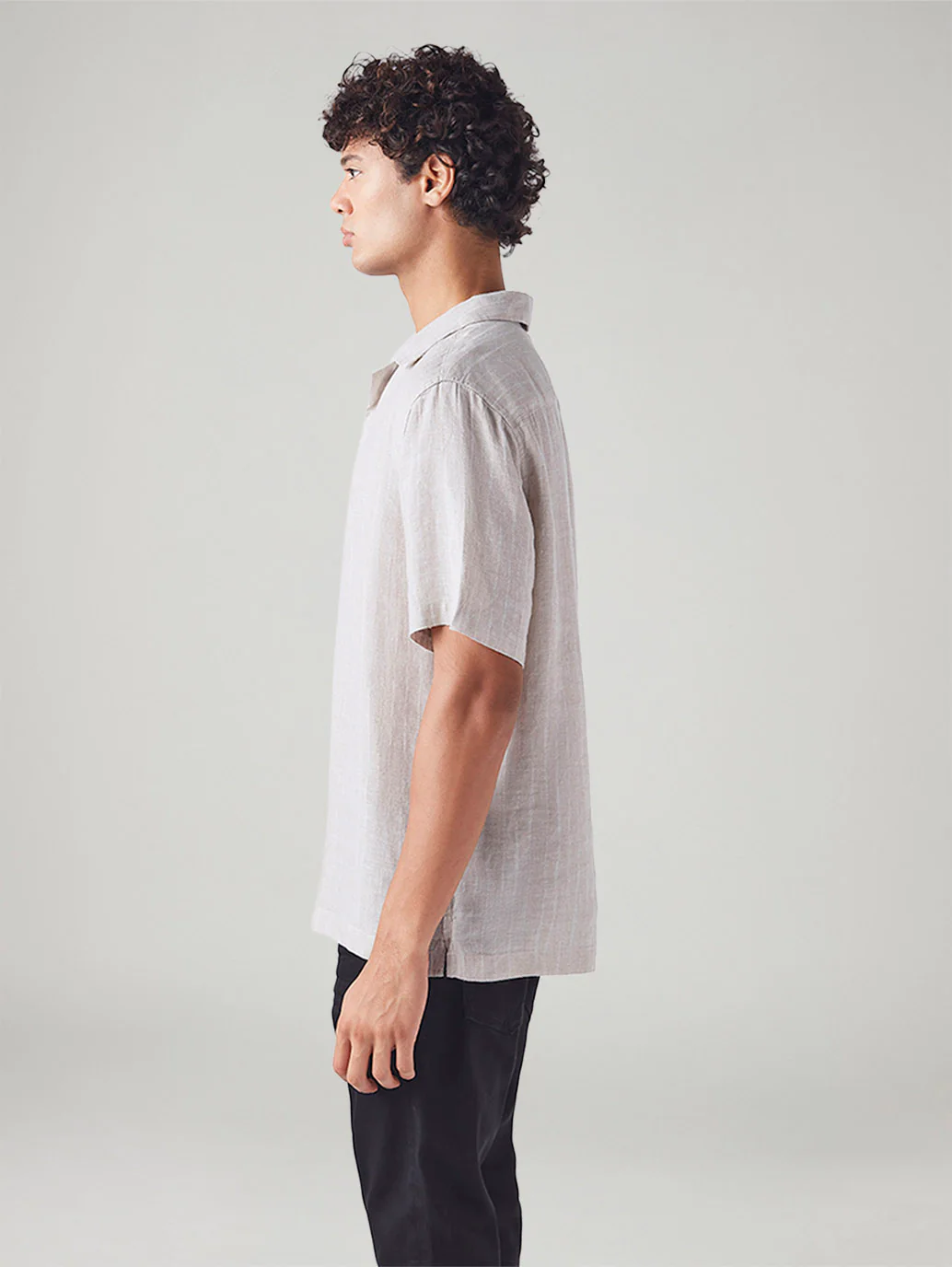 Men's Solid Relaxed Fit Linen Shirt - Image 4
