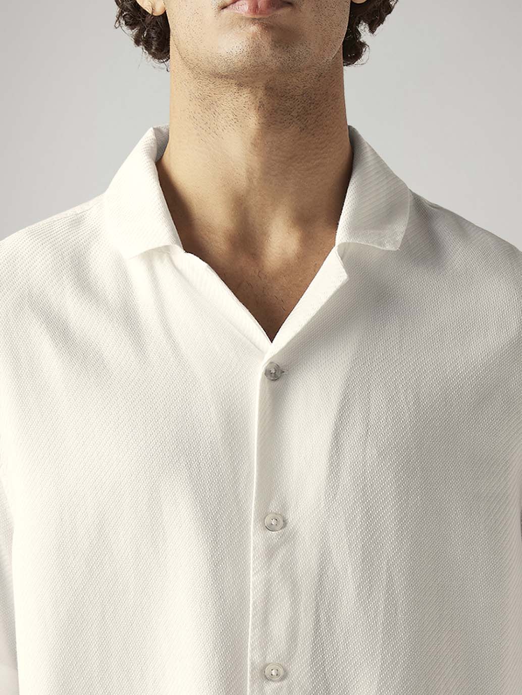 Men's Solid Relaxed Fit Resort Collar Shirt - Image 4
