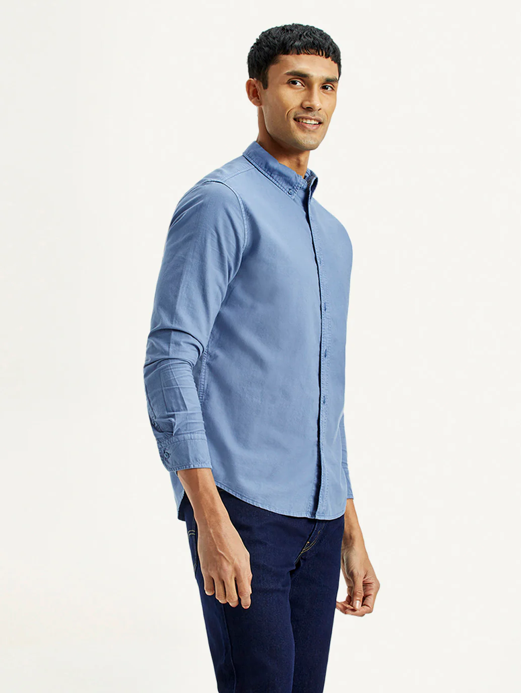 Men's Solid Overdyed Slim Fit Oxford Shirt - Image 4