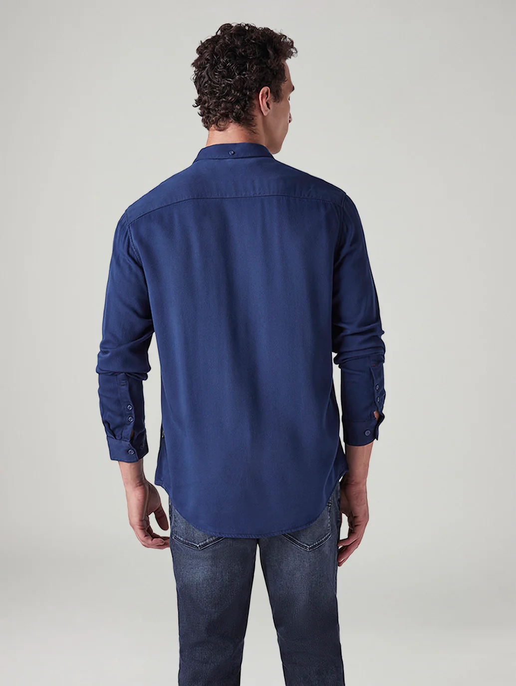 Men's Solid Slim Fit Shirt - Image 3