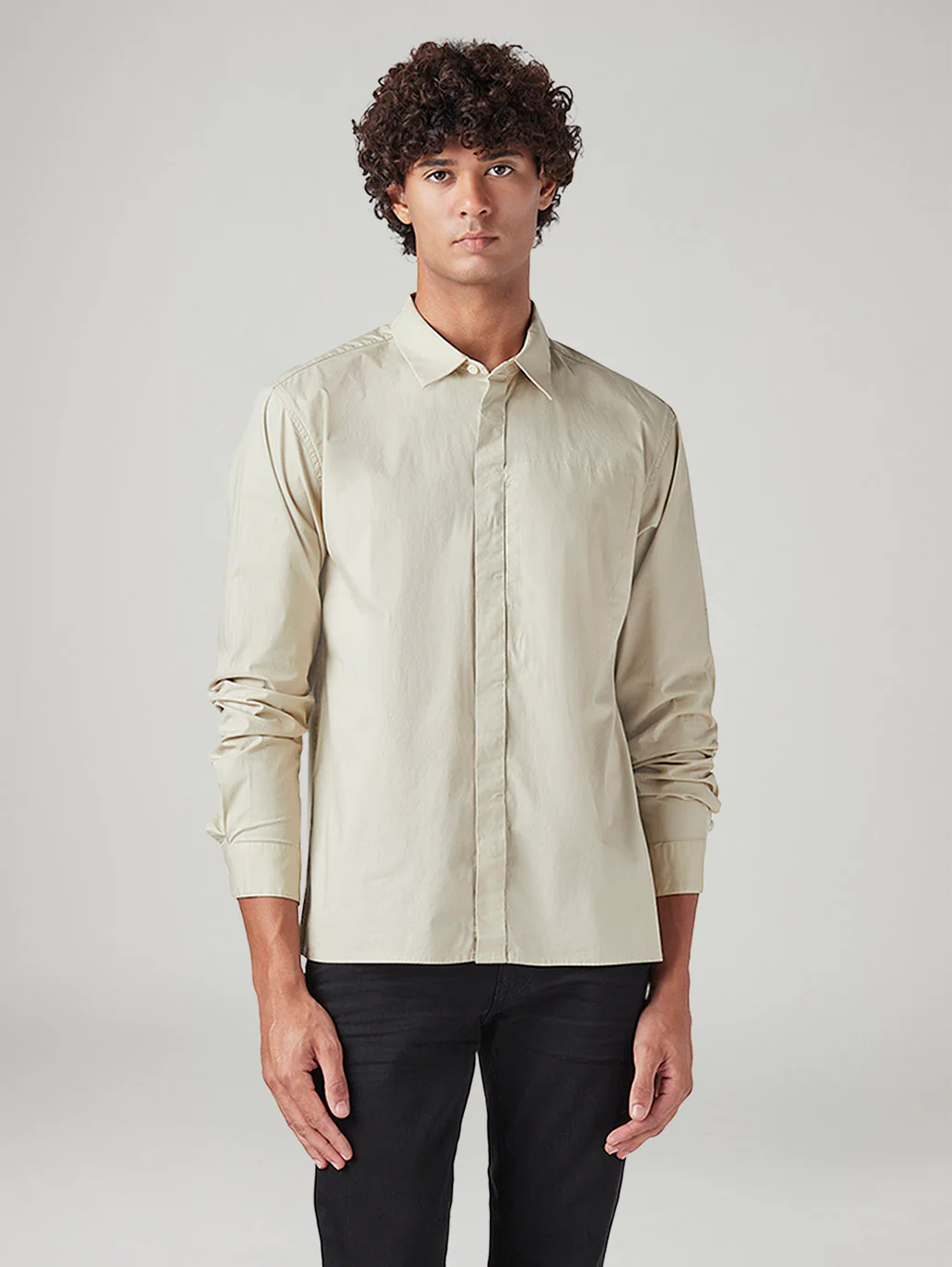 Men's Solid Slim Fit Shirt - Image 2